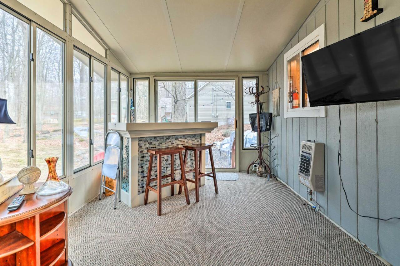 Poconos Vacation Home Walk To Locust Lake! Pocono Lake 외부 사진