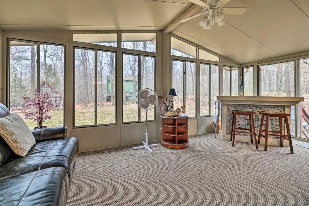 Poconos Vacation Home Walk To Locust Lake! Pocono Lake 외부 사진