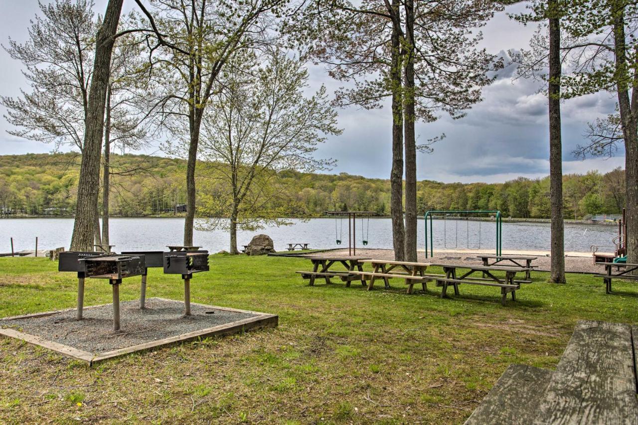 Poconos Vacation Home Walk To Locust Lake! Pocono Lake 외부 사진